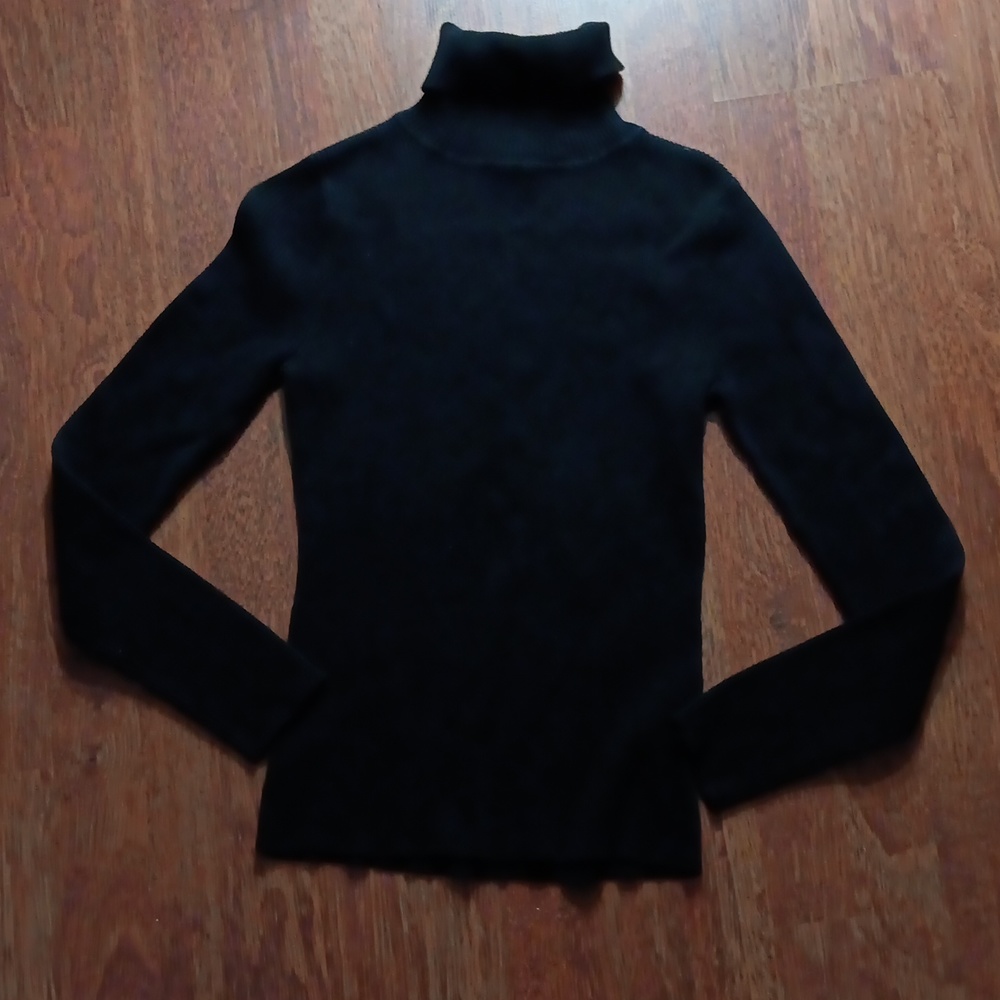 Ribbed turtleneck‎ sweater